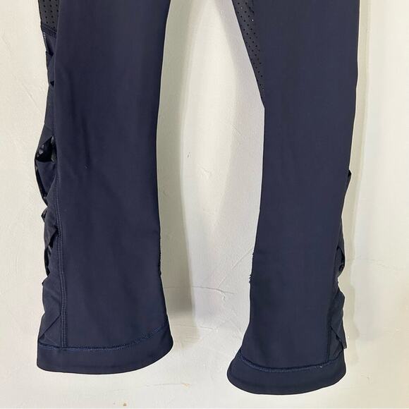 Lululemon Var-City Crop Size 4 - Picture 8 of 9